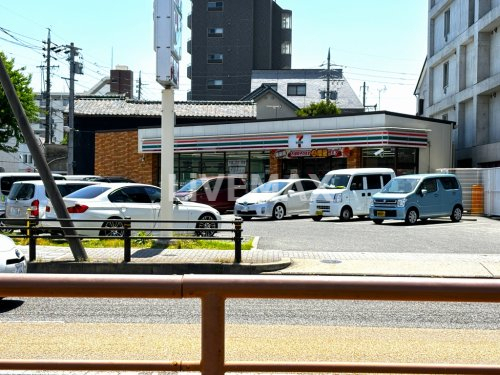 コンビニ　セブンイレブン 名古屋新出来２丁目店（コンビニ）まで60m