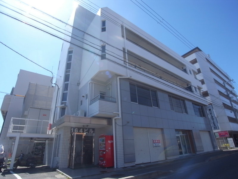 【神戸市西区伊川谷町潤和のマンションの建物外観】