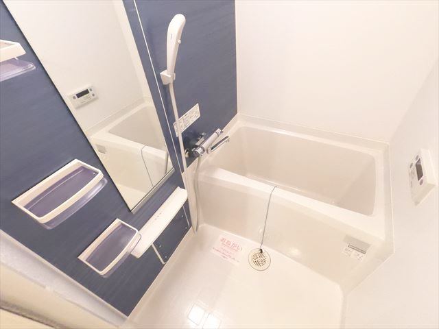 バス・シャワールーム　浴室でごゆっくりどうぞ