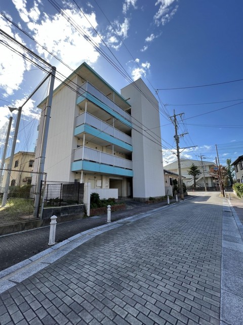 コーポ鹿田の建物外観