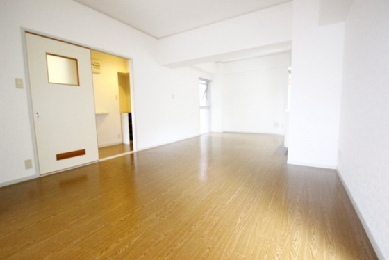 居室・リビング　※別号室の写真です