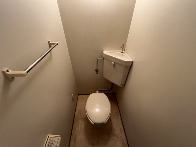 【メゾン三宅IIIのトイレ】
