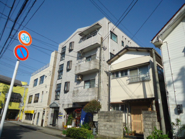 新潟市中央区旭町通２番町のマンションの建物外観