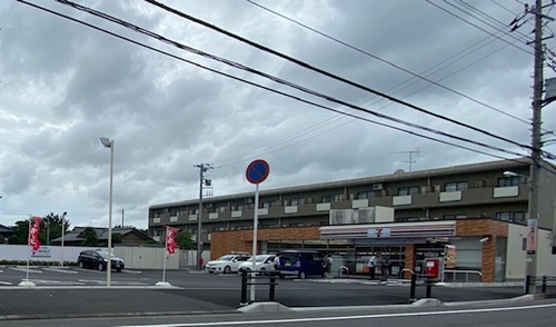 コンビニ　セブンイレブン成田囲護台南店（コンビニ）まで324m