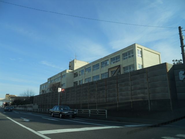 小学校　市立行徳小学校（小学校）まで630m