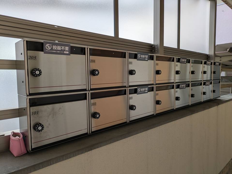 エントランス　メールBOX