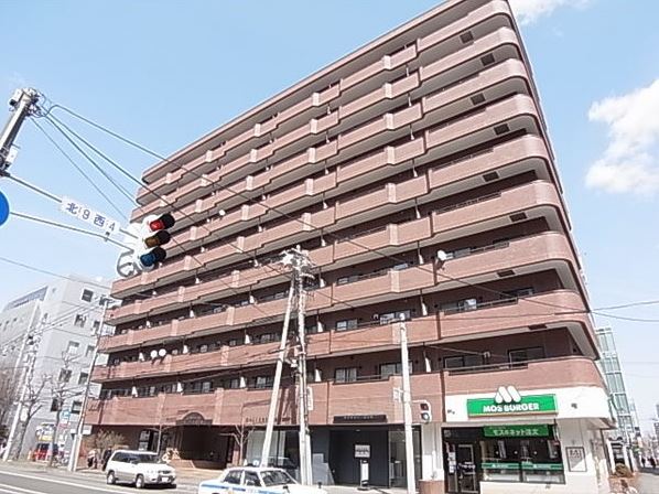 札幌市北区北九条西のマンションの建物外観