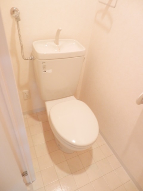 【札幌市豊平区豊平六条のマンションのトイレ】