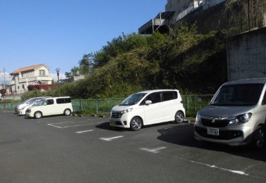 【藤沢市亀井野のマンションの駐車場】