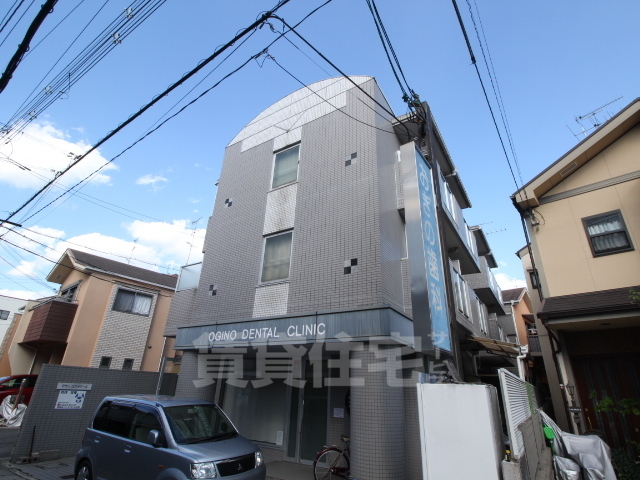 京都市右京区嵯峨野神ノ木町のマンションの建物外観