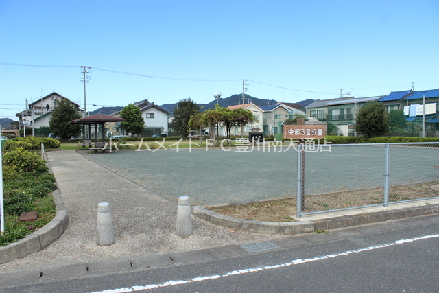 【オッツ一宮の公園】