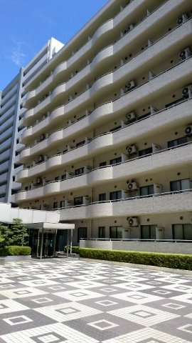 【仙台市若林区清水小路のマンションの建物外観】