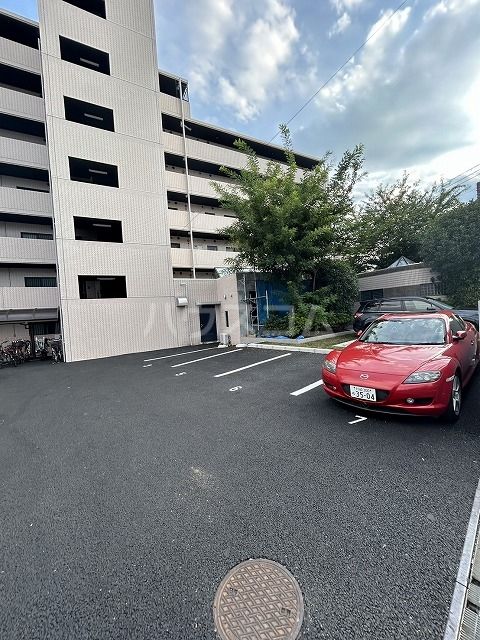 【練馬区北町のマンションの駐車場】