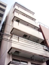 荒川区東日暮里のマンションの建物外観