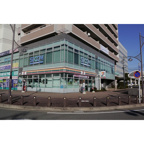 コンビニ　セブンイレブン北名古屋西春駅北店（コンビニ）まで424m