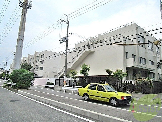 【大阪市淀川区三津屋南のマンションの小学校】