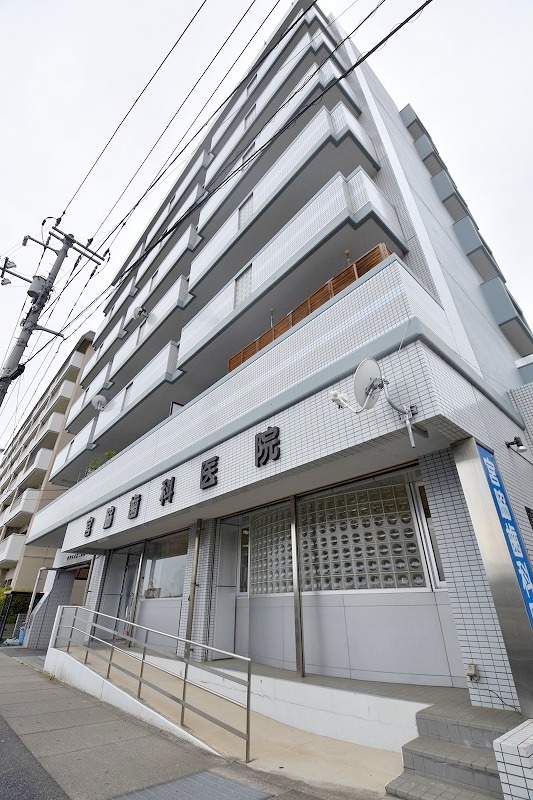 広島市西区三滝本町のマンションの建物外観