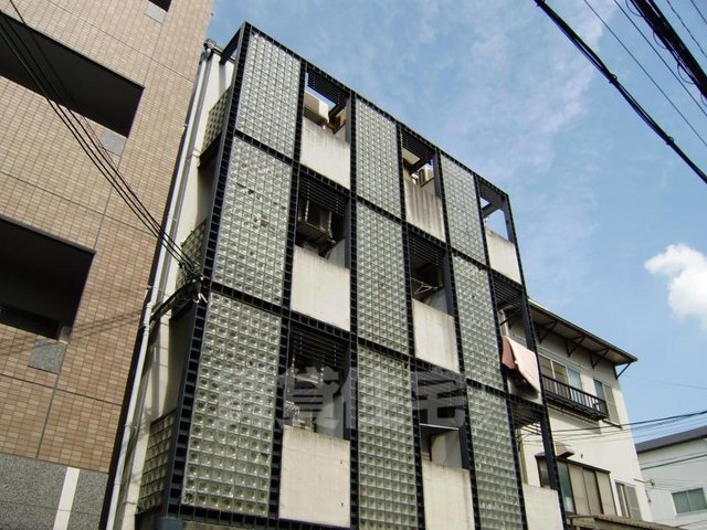 大阪市淀川区塚本のマンションの建物外観