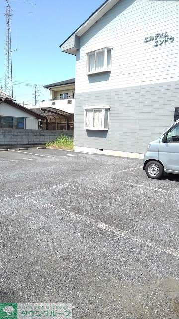 【春日部市藤塚のアパートの駐車場】