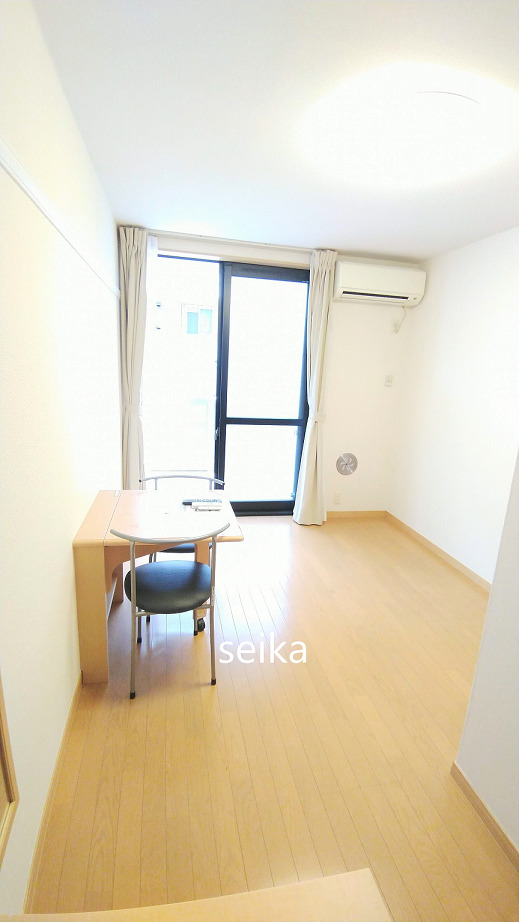 その他部屋・スペース　1階はフローリング、2階以上はカーペットタイプとなります。