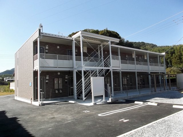 建物外観　お得に住まいをお探しするなら不動産すまラボにお任せ下さい♪