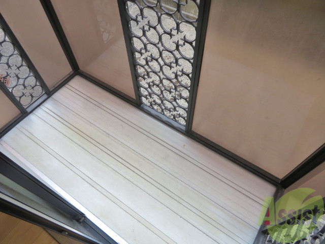 バルコニー　バルコニー。洗濯物がはかどりそうな広さがありますよ。