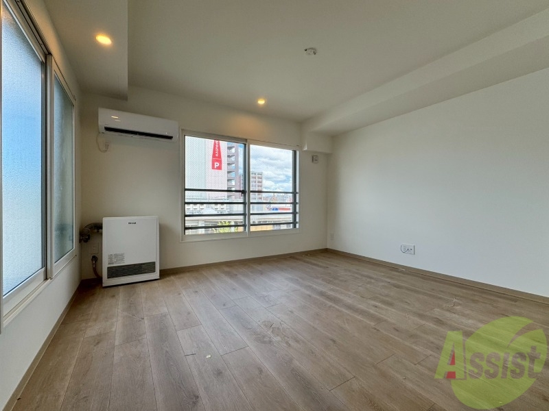 居室・リビング　広々としたリビングですね。使い勝手がよさそうですね！