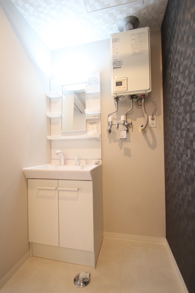 洗面設備　シャワードレッサー付きです！