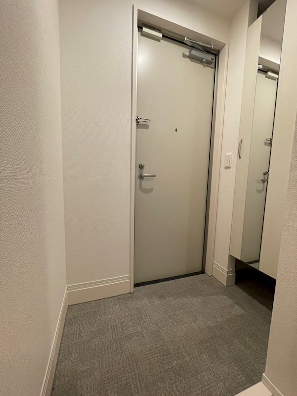 玄関　同仕様写真(間取り違い)