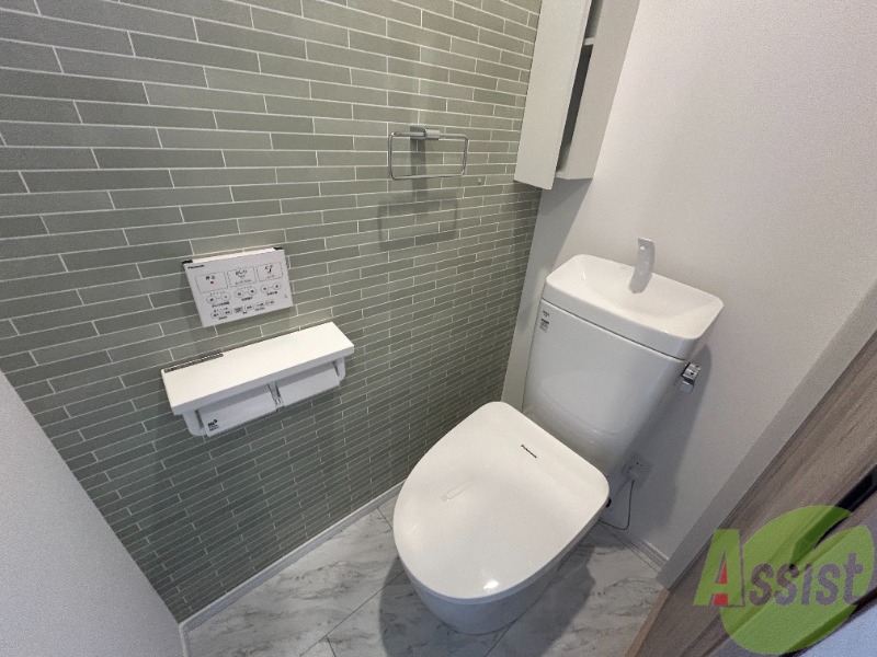 トイレ　トイレは温水洗浄便座となっており、快適にお使いいただけます。