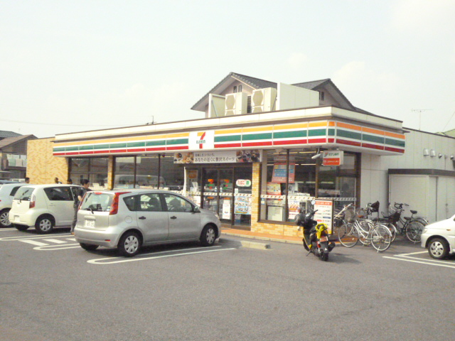 コンビニ　セブンイレブン 名古屋六が池町店（コンビニ）まで777m