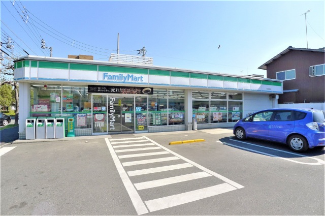 コンビニ　ファミリーマート高松多賀町店（コンビニ）まで260m