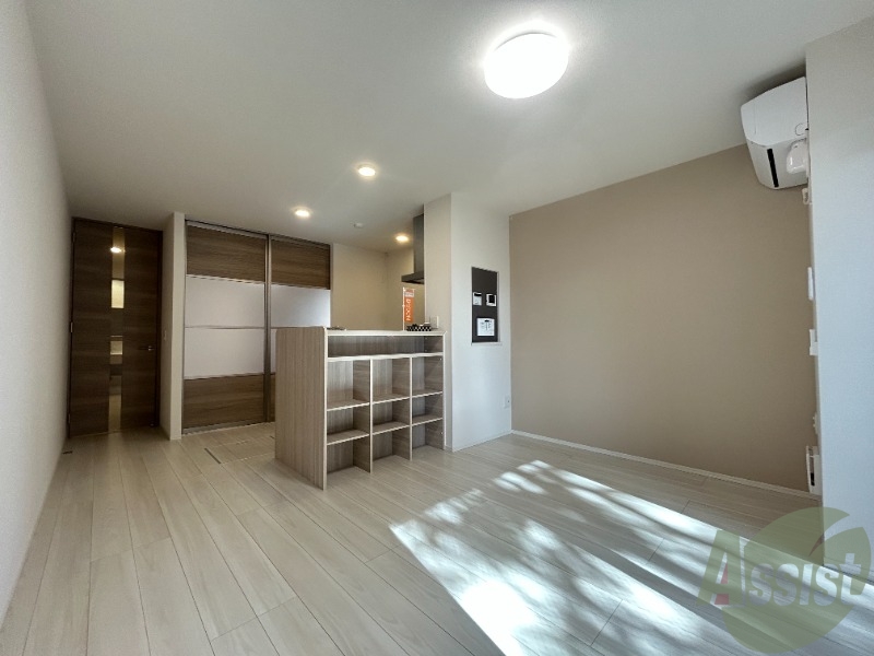 居室・リビング　１１．７帖のＬＤＫです。広々としてきれいですね。