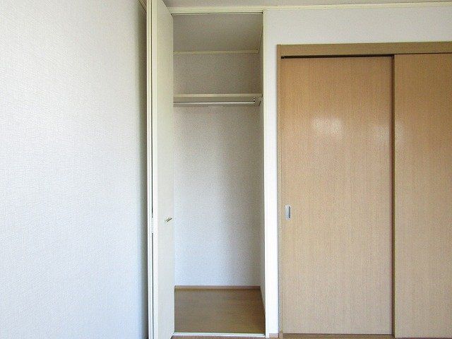 収納　洋室6帖