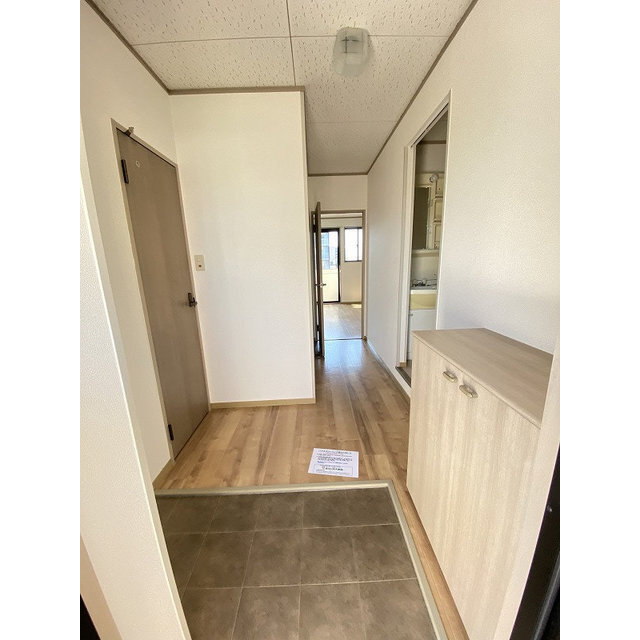 玄関　写真は他室使用