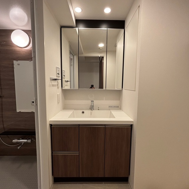 洗面設備　※写真は同タイプ住戸です。