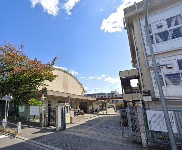 小学校　豊中市立南桜塚小学校（小学校）まで624m