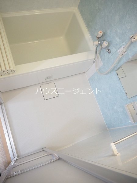 バス・シャワールーム　バストイレ別です。※参考画像