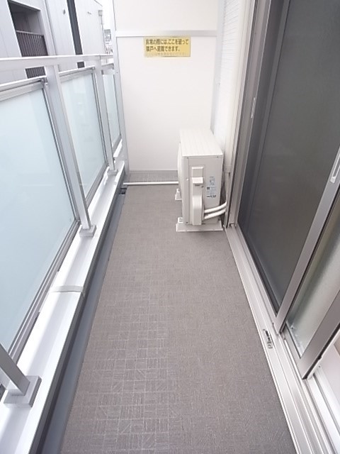 バルコニー　バルコニーからの眺めを楽しみながら食事をしませんか