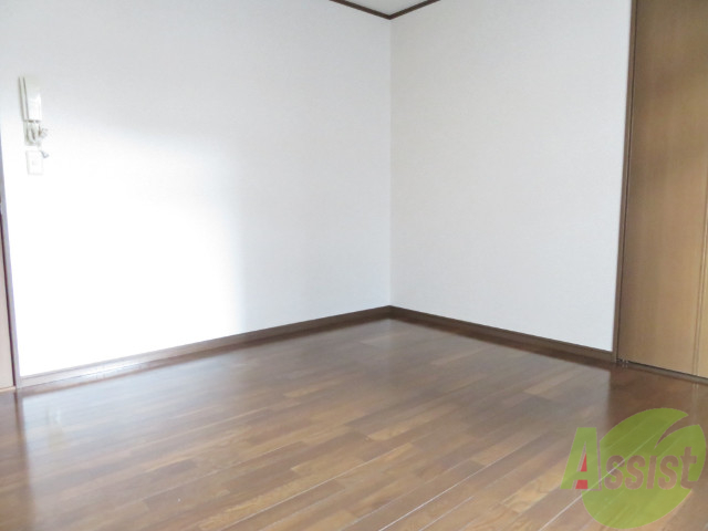 居室・リビング　こちらは洋室を撮影しました。寝室にしましょう。