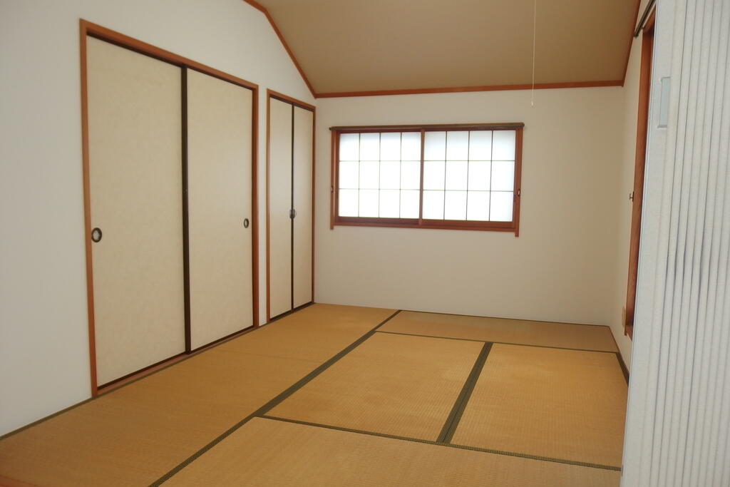 南水元貸一戸建ての居間写真