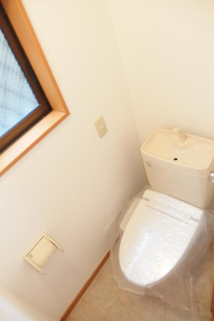 南水元貸一戸建てのトイレ写真