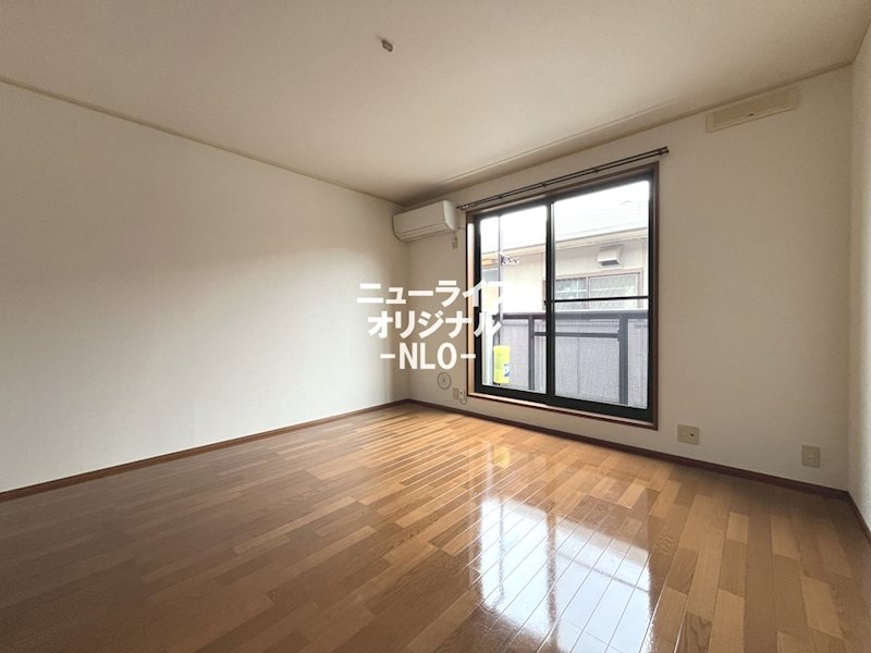 居室・リビング　8帖♪エアコン付きです♪