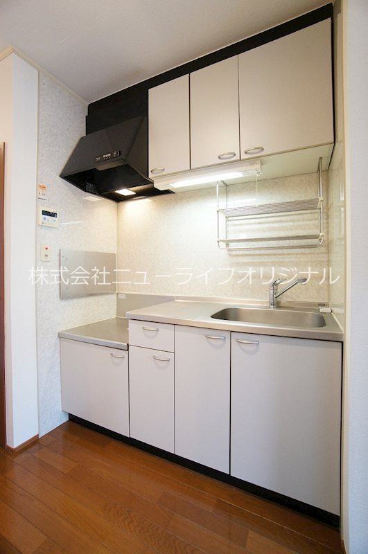 キッチン　コンロは設置幅・ガスの種別を確認の上、ご用意下さい。