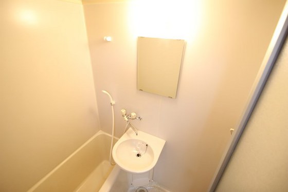 洗面設備　※別部屋の写真です