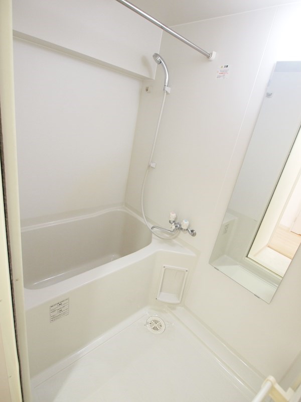 バス・シャワールーム　浴室で洗濯物が乾かせます。