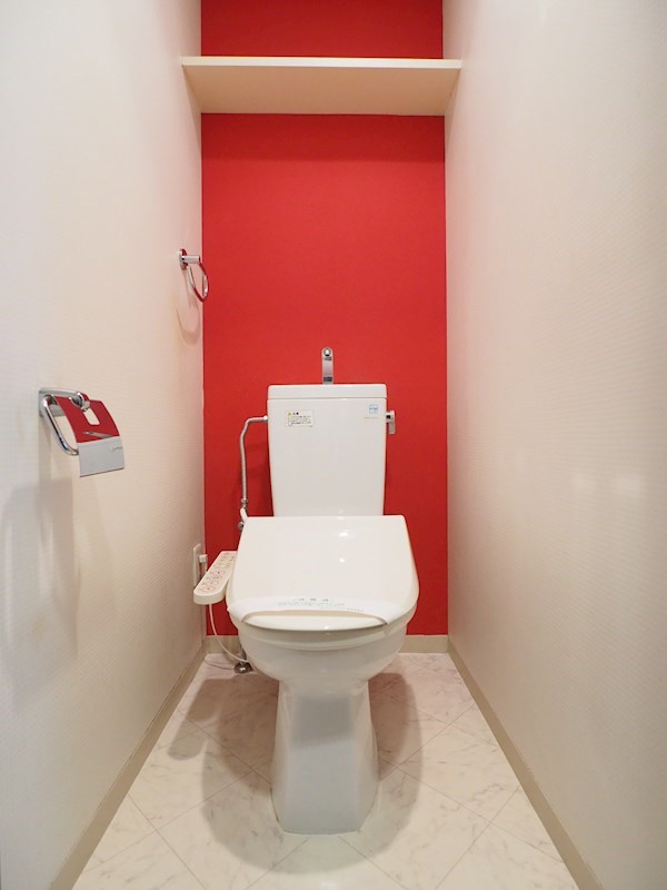 トイレ　ウォシュレット付きです。