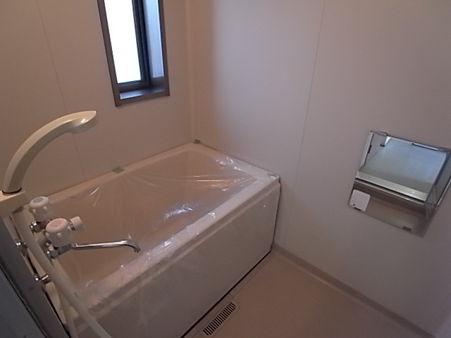 バス・シャワールーム　バスルーム