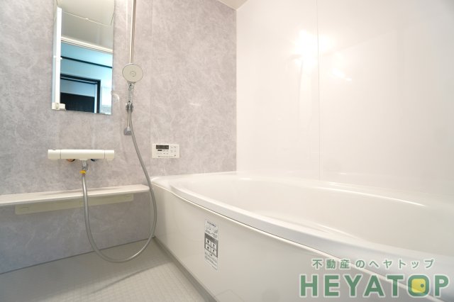 バス・シャワールーム　追焚き機能付きでいつでもあったかお風呂