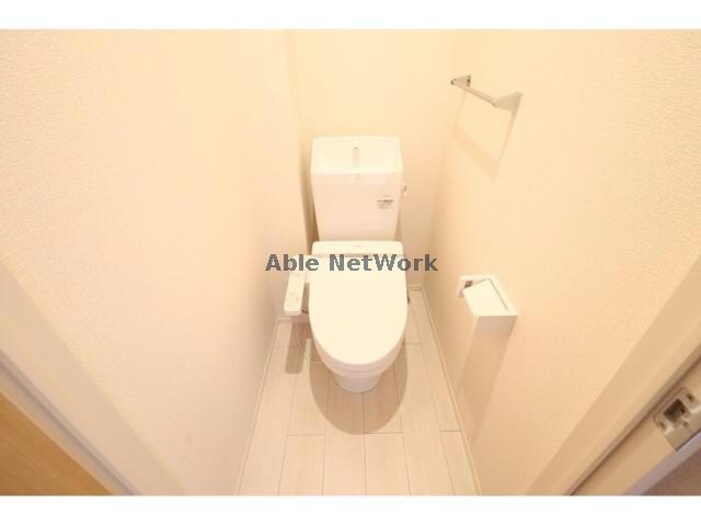 トイレ　温水洗浄暖房便座